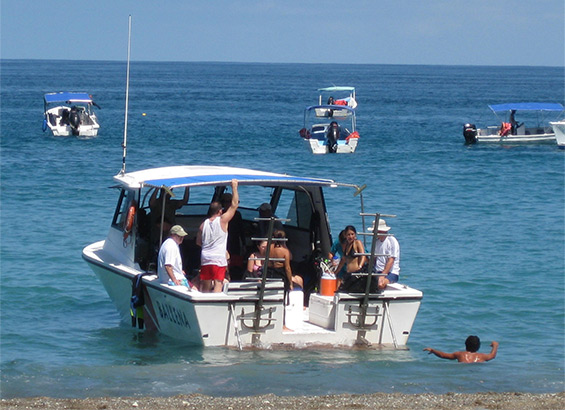 Snorkel boat Cano island